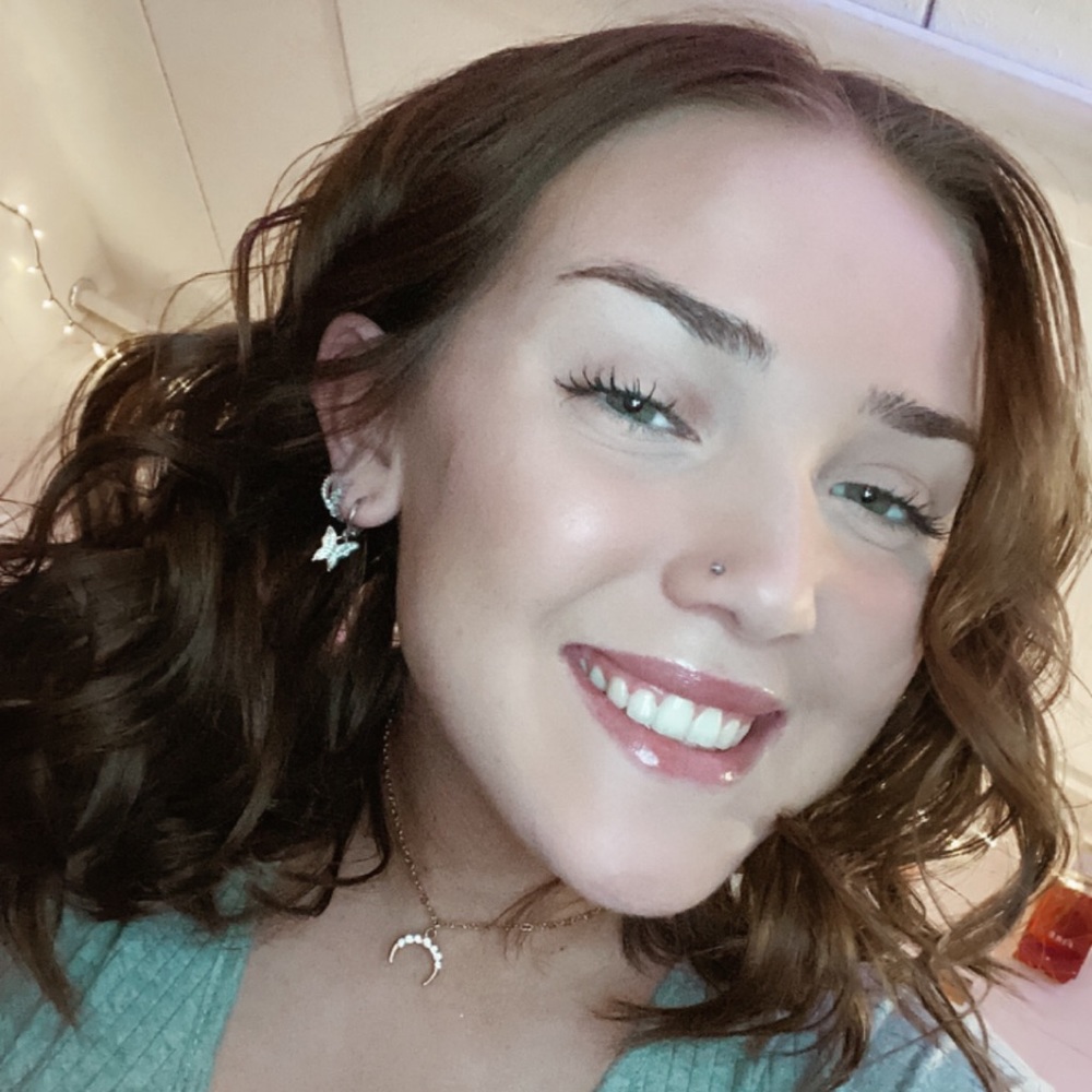 Meet your Posher, Emily